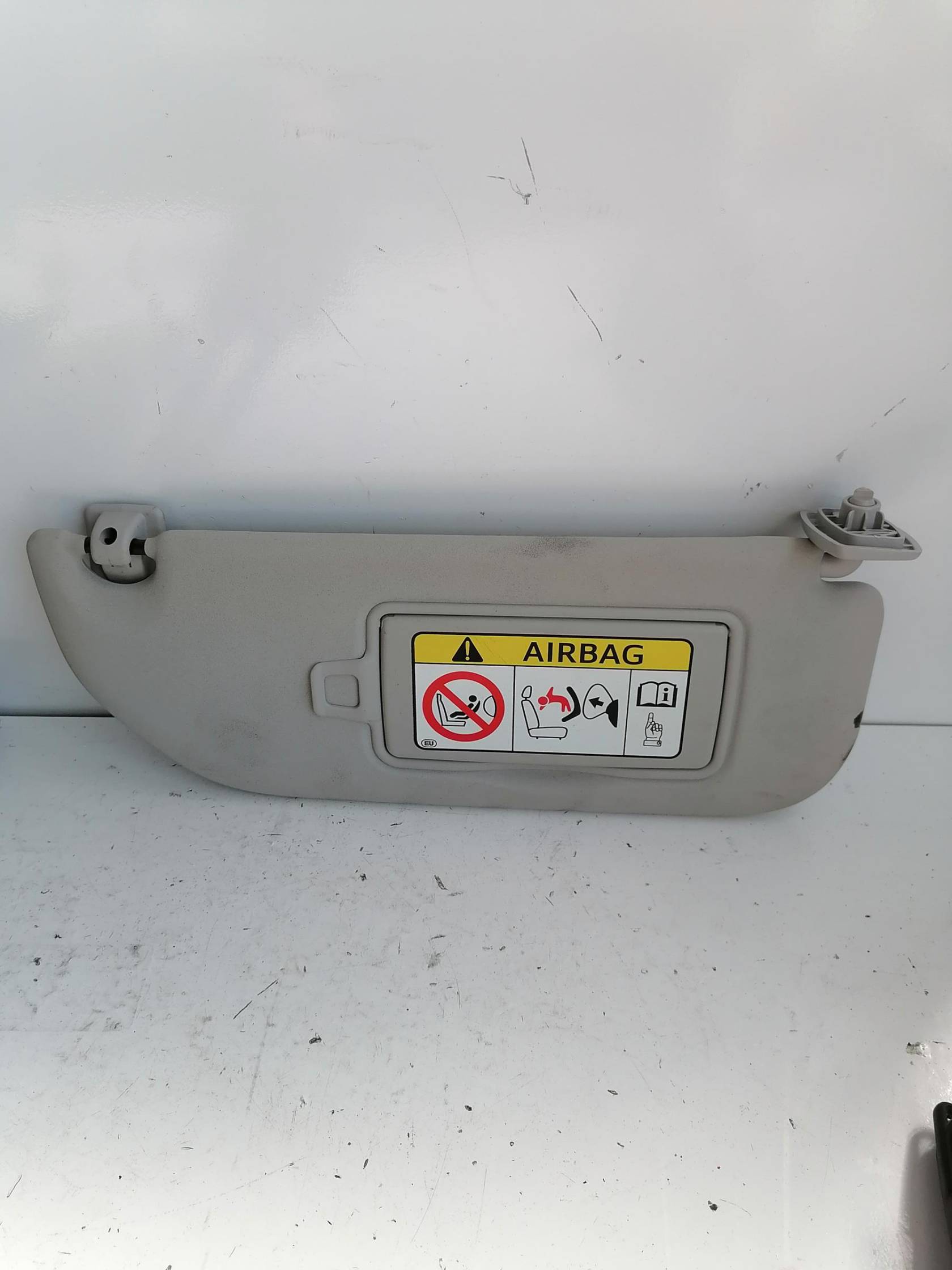 Aletta parasole parabrezza